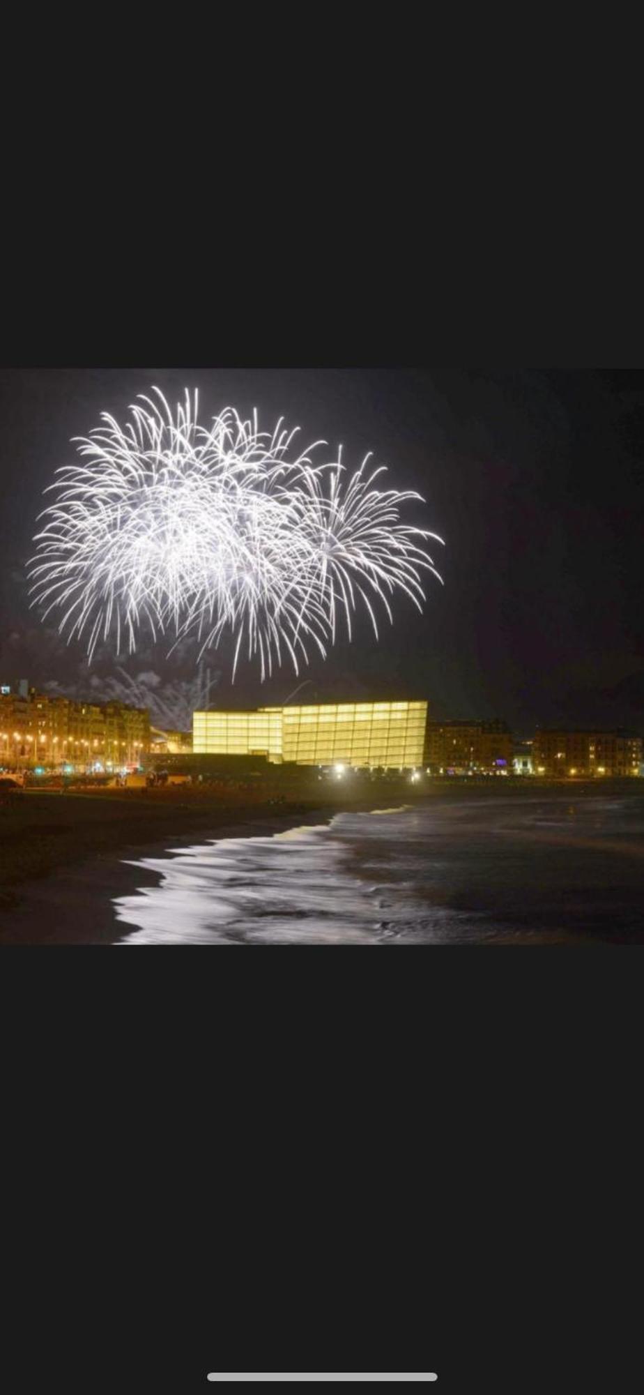 Gros Zurriola Wifi Terrace Parking 20e Night *